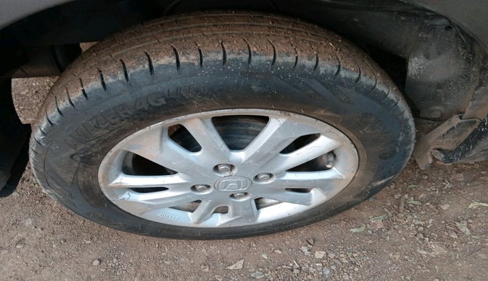 2013 Honda Amaze 1.5L I-DTEC VX, Diesel, Manual, 1,28,966 km, tyre