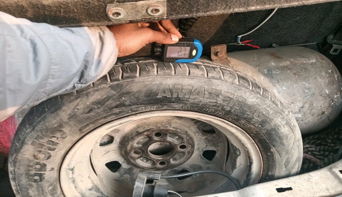 2010 Maruti Wagon R 1.0 VXI, Petrol, Manual, 1,18,175 km, tyre