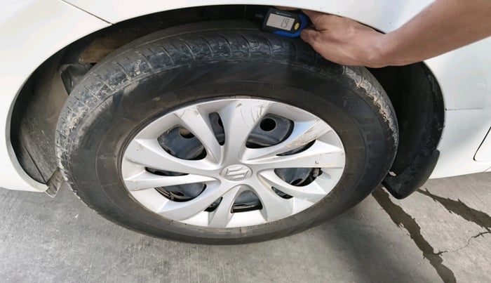 2021 Maruti Swift VXI AMT, Petrol, Automatic, 32,654 km, tyre