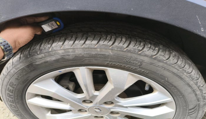 2020 Mahindra XUV300 W8 1.2 PETROL, Petrol, Manual, 22,363 km, tyre