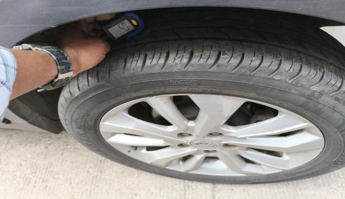 2020 Mahindra XUV300 W8 1.2 PETROL, Petrol, Manual, 22,363 km, tyre