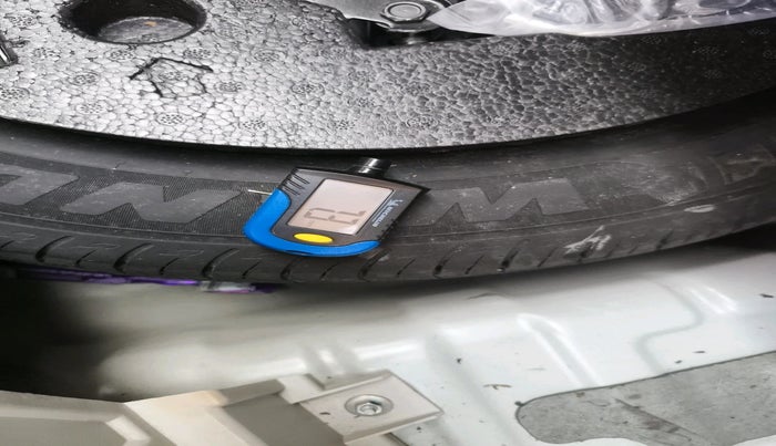 2020 Mahindra XUV300 W8 1.2 PETROL, Petrol, Manual, 22,363 km, tyre