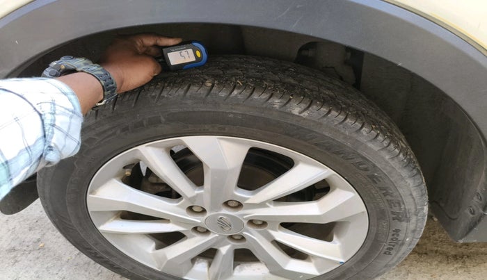 2020 Mahindra XUV300 W8 1.2 PETROL, Petrol, Manual, 22,363 km, tyre