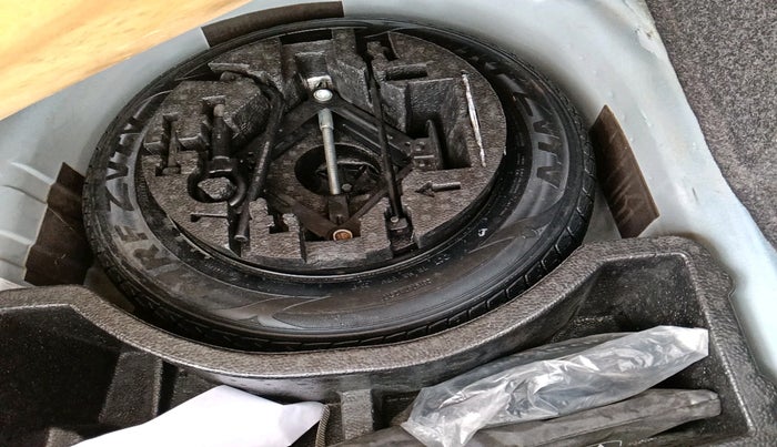 2017 Skoda Rapid STYLE 1.5 TDI AT, Diesel, Automatic, 1,02,798 km, tyre