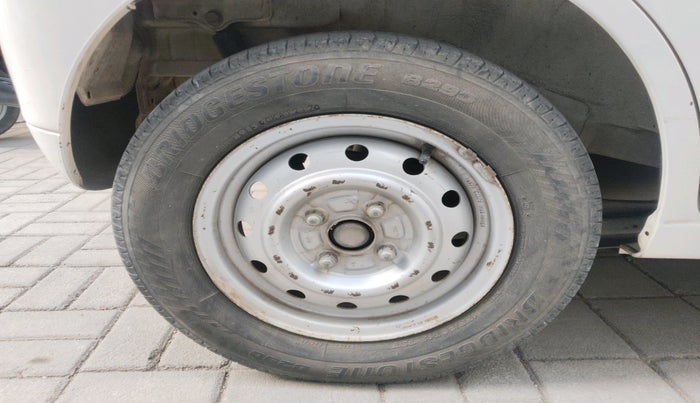 2015 Maruti Wagon R 1.0 LXI CNG, Petrol, Manual, 73,479 km, tyre