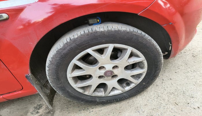 2013 Fiat Grand Punto EMOTION PACK 1.3, Diesel, Manual, 1,41,086 km, tyre