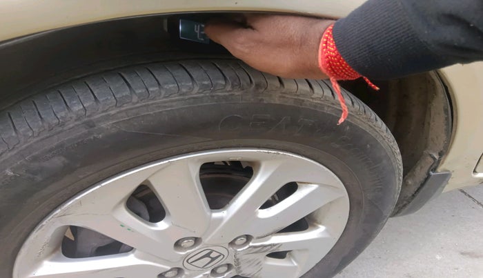 2014 Honda Mobilio 1.5L I-VTEC V, Petrol, Manual, 1,68,293 km, tyre