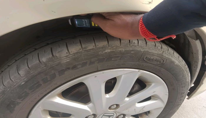 2014 Honda Mobilio 1.5L I-VTEC V, Petrol, Manual, 1,68,293 km, tyre