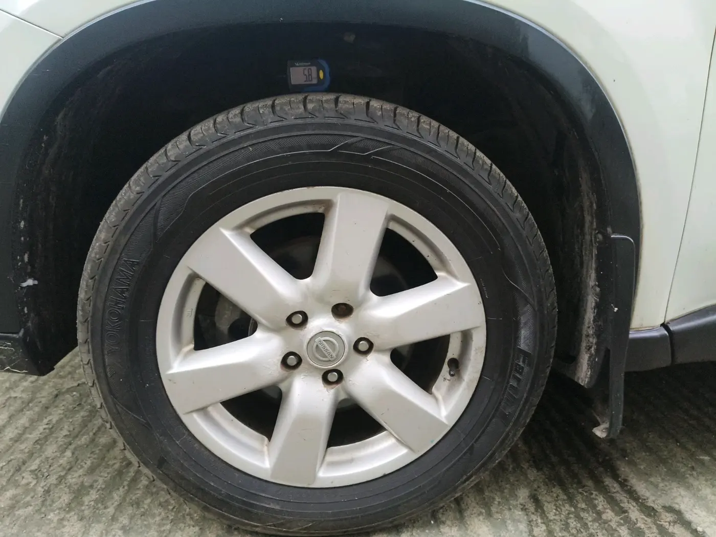 2010 Nissan X Trail T31, Diesel, Automatic, 1,29,156 km, tyre