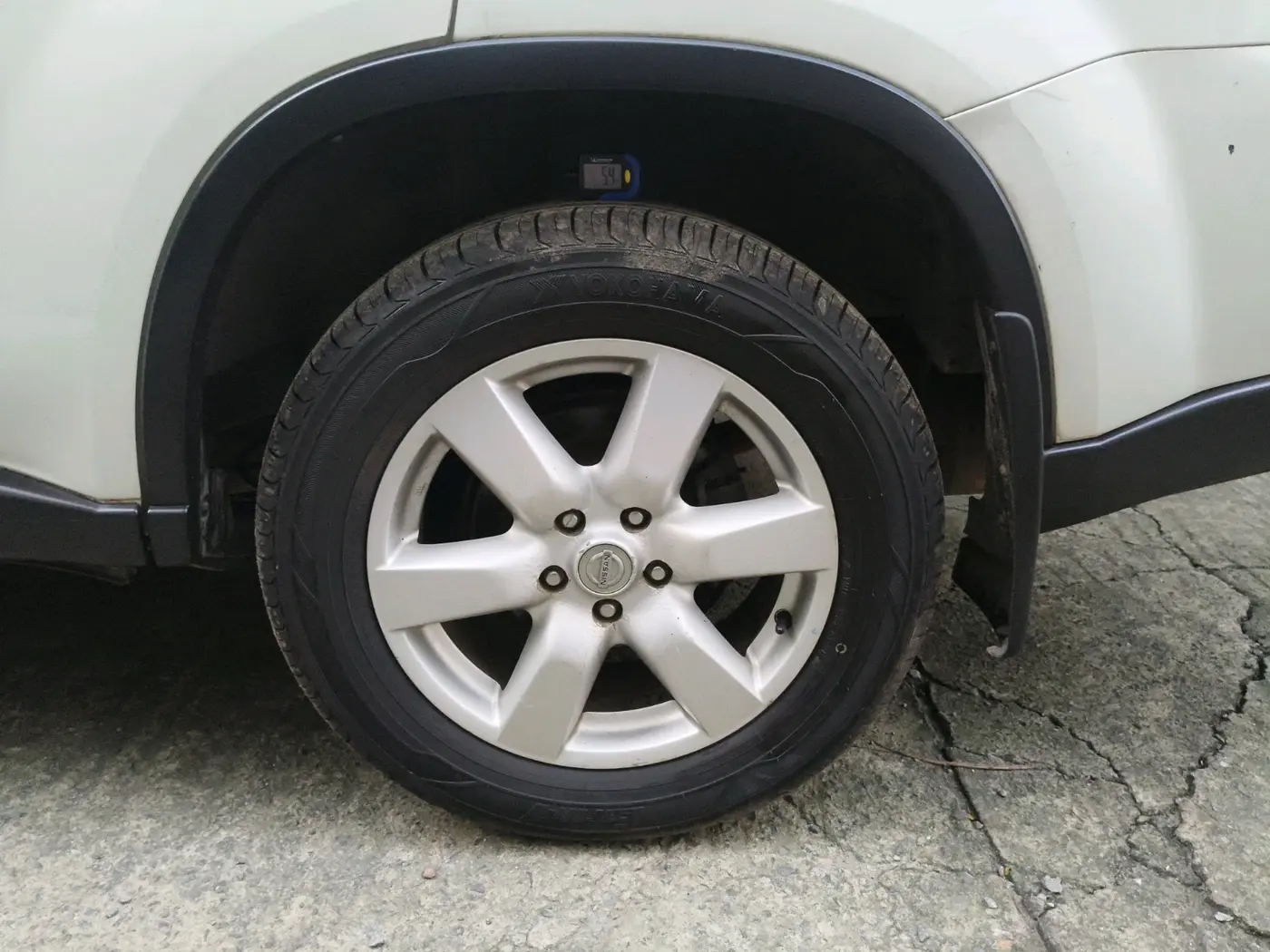 2010 Nissan X Trail T31, Diesel, Automatic, 1,29,156 km, tyre