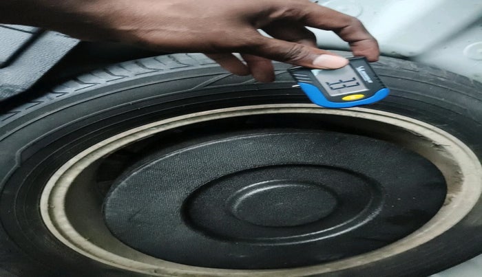 2010 Nissan X Trail T31, Diesel, Automatic, 1,29,156 km, tyre