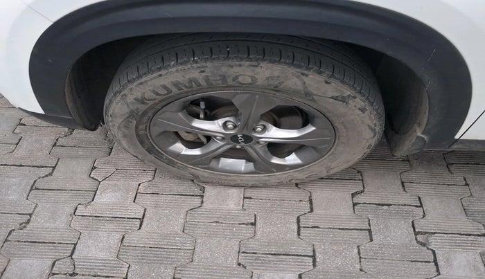 2021 KIA SELTOS HTK PLUS 1.5, Petrol, Manual, 42,398 km, tyre