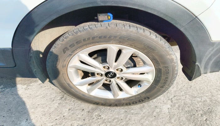 2017 Hyundai Creta SX PLUS 1.6 PETROL, Petrol, Manual, 82,290 km, tyre