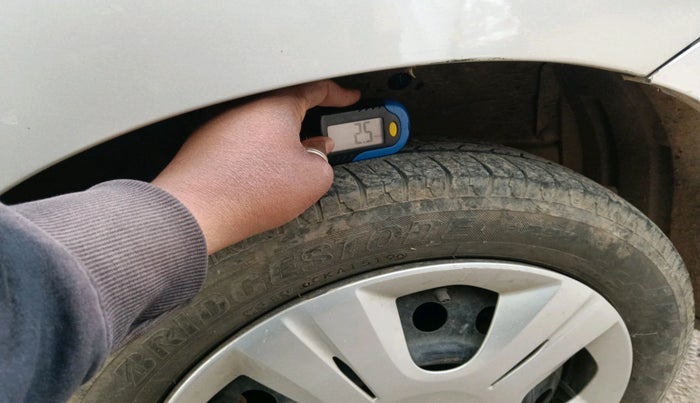 2011 Maruti Wagon R 1.0 VXI, Petrol, Manual, 72,040 km, tyre