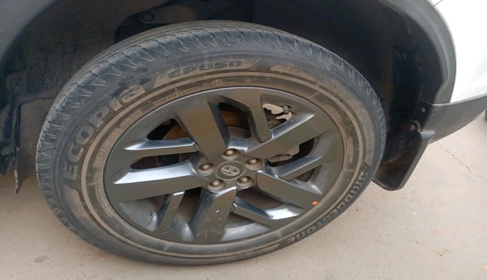 2022 Tata Safari XTA PLUS, Diesel, Automatic, 45,702 km, tyre