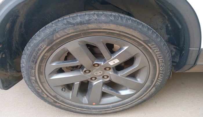 2022 Tata Safari XTA PLUS, Diesel, Automatic, 45,702 km, tyre