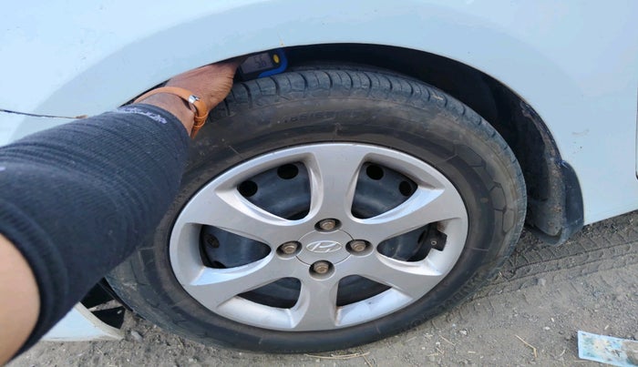 2011 Hyundai Verna FLUIDIC 1.6 CRDI EX, Diesel, Manual, 2,20,020 km, tyre