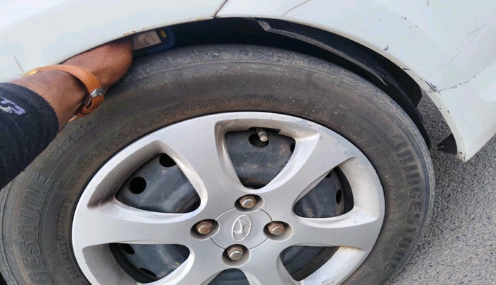 2011 Hyundai Verna FLUIDIC 1.6 CRDI EX, Diesel, Manual, 2,20,020 km, tyre