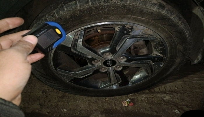 2019 Hyundai Creta SX AT 1.6 DIESEL, Diesel, Automatic, 1,42,097 km, tyre