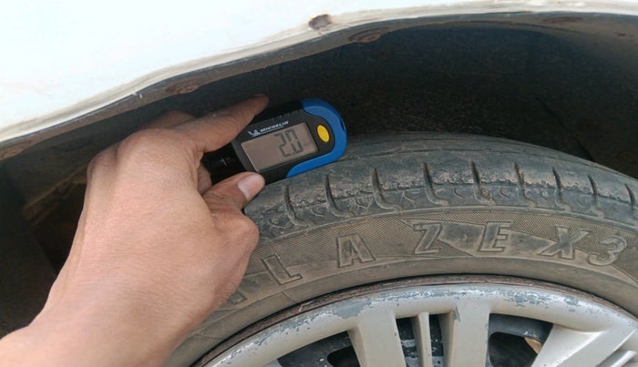 2010 Hyundai Santro Xing GLS, Petrol, Manual, 1,48,447 km, tyre