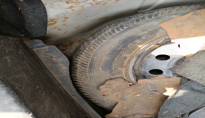 2014 Maruti Swift Dzire VXI, Petrol, Manual, 1,22,854 km, tyre