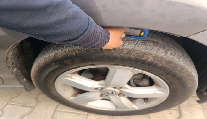 2013 Honda City 1.5L I-VTEC S MT, Petrol, Manual, 1,26,540 km, tyre