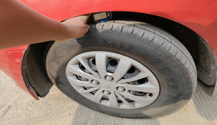 2013 Hyundai i10 MAGNA 1.2, Petrol, Manual, 1,55,868 km, tyre