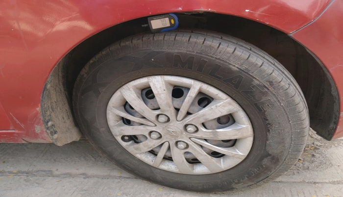 2013 Hyundai i10 MAGNA 1.2, Petrol, Manual, 1,55,868 km, tyre