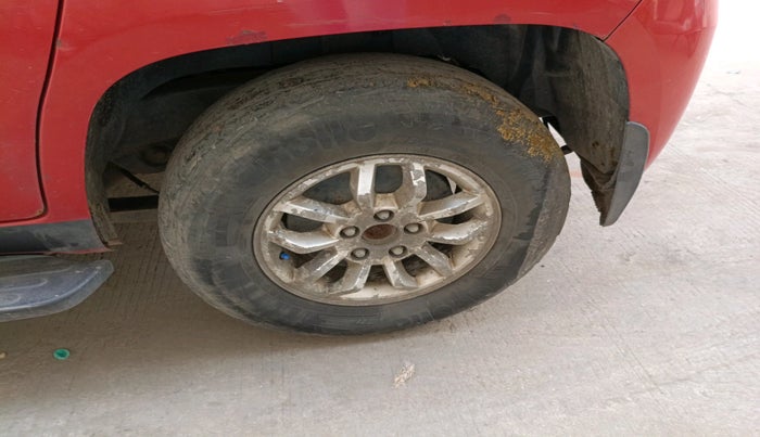 2016 Mahindra TUV300 T8, Diesel, Manual, 93,379 km, tyre