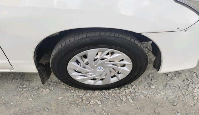 2016 Toyota Innova 2.5 GX 7 STR, Diesel, Manual, 2,71,331 km, tyre