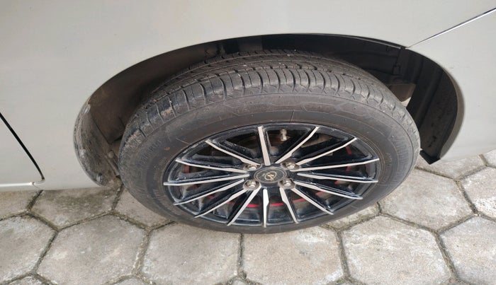 2016 Maruti Wagon R 1.0 VXI AMT, Petrol, Automatic, 25,808 km, tyre