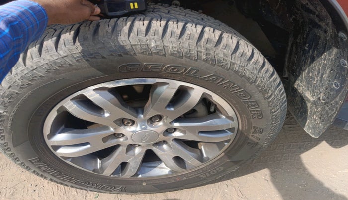 2016 Ford Endeavour TITANIUM 3.2 4X4 AT, Diesel, Automatic, 1,27,235 km, tyre