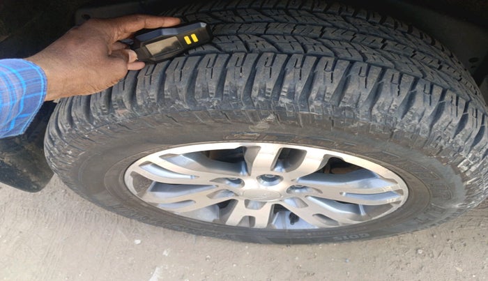 2016 Ford Endeavour TITANIUM 3.2 4X4 AT, Diesel, Automatic, 1,27,235 km, tyre