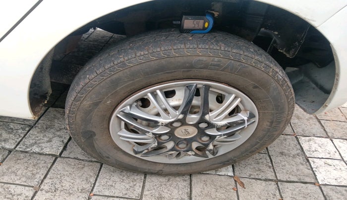 2013 Hyundai Eon ERA +, Petrol, Manual, 73,212 km, tyre