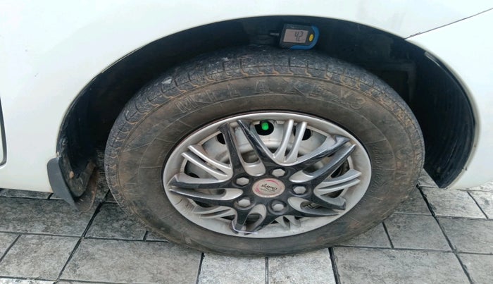 2013 Hyundai Eon ERA +, Petrol, Manual, 73,212 km, tyre