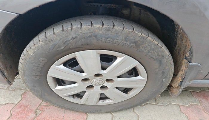 2012 Volkswagen Polo COMFORTLINE 1.2L, Diesel, Manual, 2,03,665 km, tyre