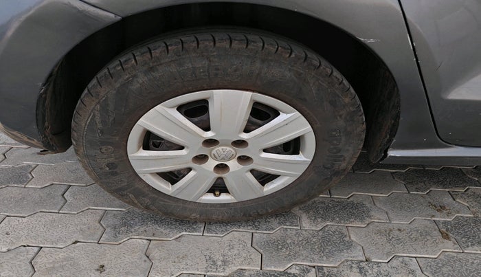 2012 Volkswagen Polo COMFORTLINE 1.2L, Diesel, Manual, 2,03,665 km, tyre