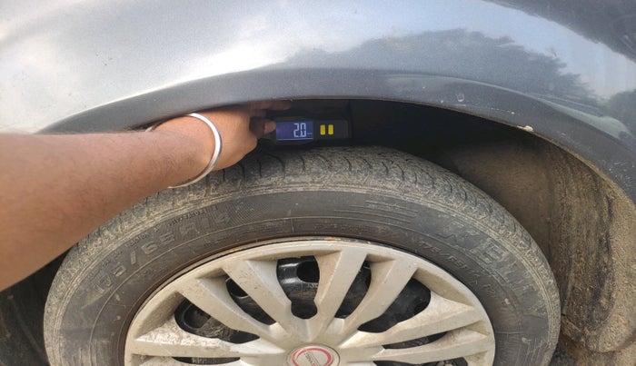 2012 Ford Fiesta Classic LXI 1.4 DIESEL, Diesel, Manual, 1,12,585 km, tyre