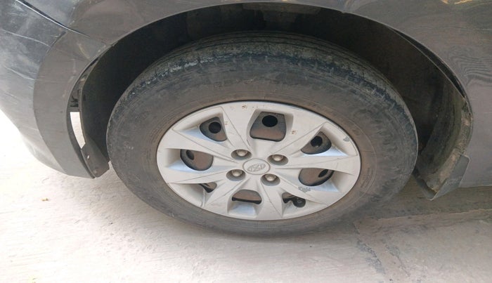 2014 Hyundai Elite i20 MAGNA 1.2, Petrol, Manual, 28,200 km, tyre