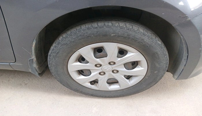 2014 Hyundai Elite i20 MAGNA 1.2, Petrol, Manual, 28,200 km, tyre