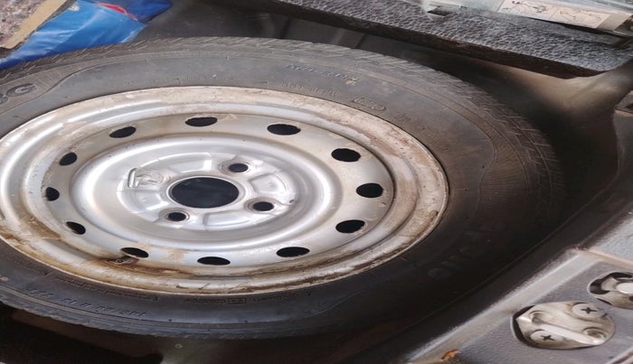 2013 Maruti Wagon R 1.0 LXI, Petrol, Manual, 50,864 km, tyre