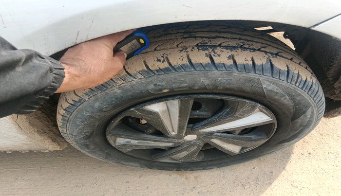 2014 Maruti Swift Dzire LDI, Diesel, Manual, 1,10,364 km, tyre