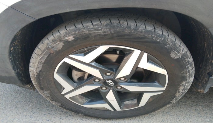 2022 Hyundai ALCAZAR PRESTIGE 1.5 MT 7STR, Diesel, Manual, 1,00,111 km, tyre