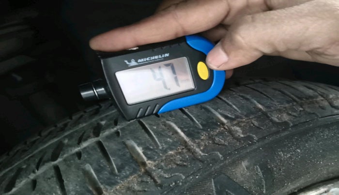 2016 Renault Kwid RXT 0.8, Petrol, Manual, 56,492 km, tyre