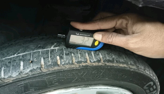 2016 Renault Kwid RXT 0.8, Petrol, Manual, 56,492 km, tyre