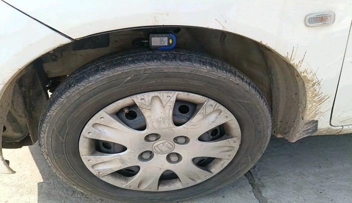 2014 Honda Amaze 1.2L I-VTEC S, Petrol, Manual, 1,17,186 km, tyre