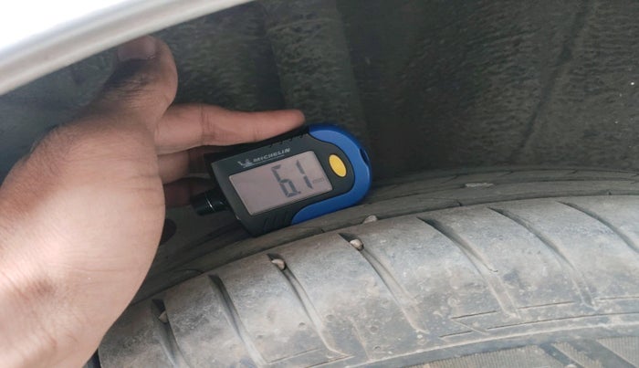 2018 Toyota YARIS V MT, Petrol, Manual, 91,176 km, tyre