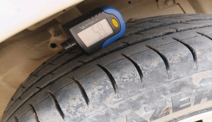 2017 Maruti Swift LXI (O), Petrol, Manual, 57,096 km, tyre