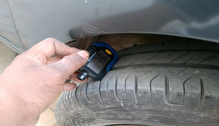 2011 Hyundai i10 MAGNA 1.2, Petrol, Manual, 61,364 km, tyre