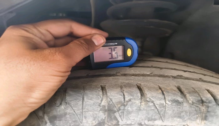 2012 Renault Duster 110 PS RXZ DIESEL, Diesel, Manual, 1,06,891 km, tyre